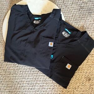 😎 Two Carhartt Women’s Scrub tops bundle